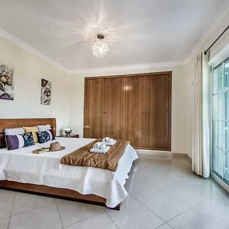 Caty Catarina Villa